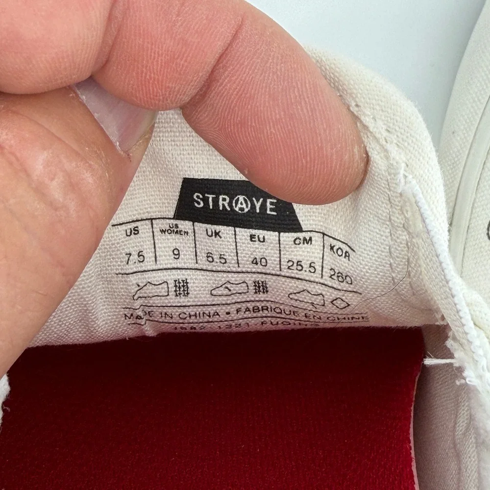 Straye Ventura Boo Johnson Mens 7.5 Cream Peace Love Flame Slip On Sneakers